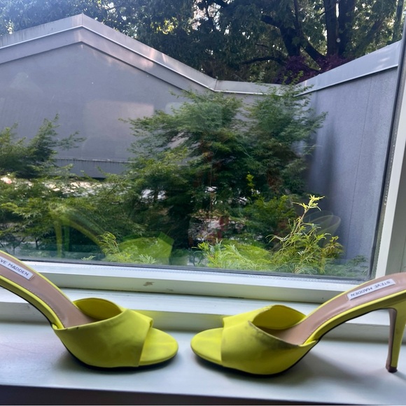 Steve Madden Neon Green Pumps - Picture 1 of 3